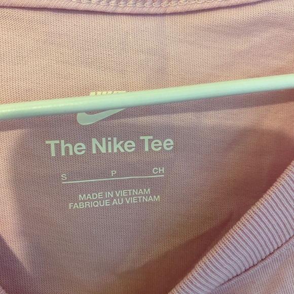 Nike gold swoosh t-shirt - Picture 5 of 5